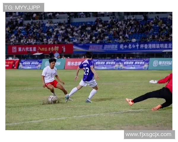 足球明星换球服精彩瞬间全景展示与背后故事揭秘